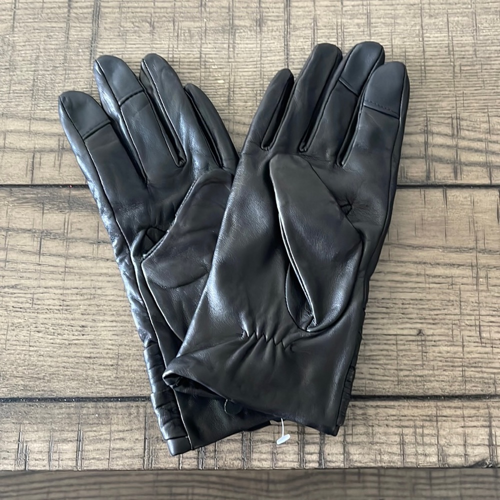 Brand new women’s lambskin leather gloves